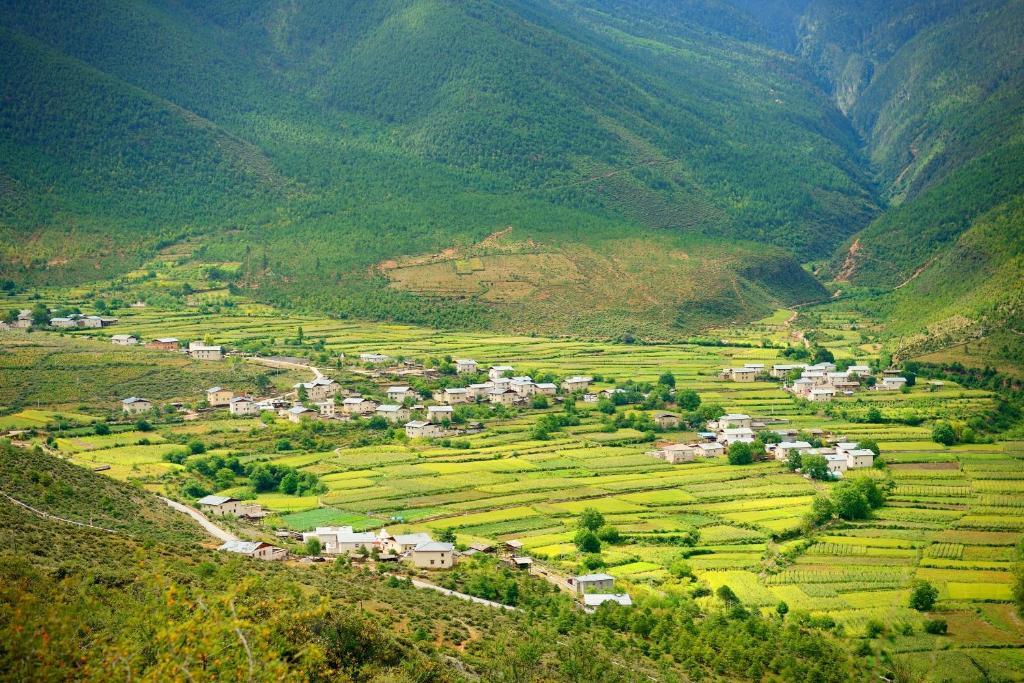 High Mountain Resort-Deqin Deqen Exterior foto